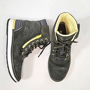 Puna Suede hight top size 7